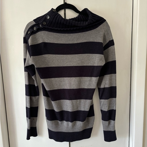 Banana Republic Sweater Cowl Kneck Size XS - Picture 2 of 3